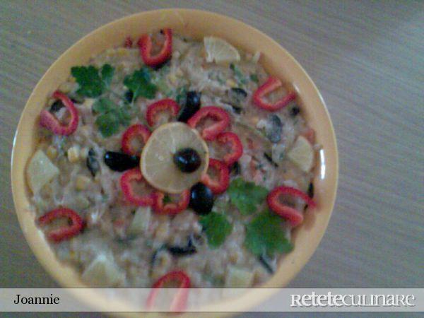 Rulada cu blat de malai si umplutura de cascaval cu smantana
