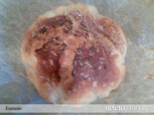 Rulada cu blat de malai si umplutura de cascaval cu smantana
