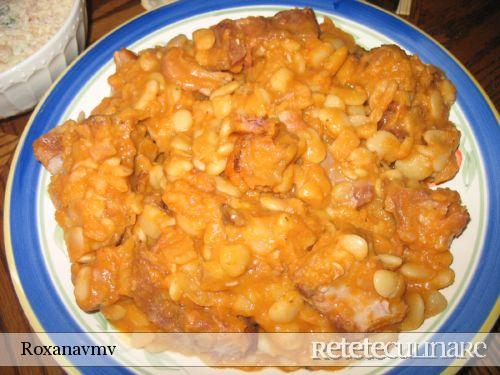 Rulada cu blat de malai si umplutura de cascaval cu smantana