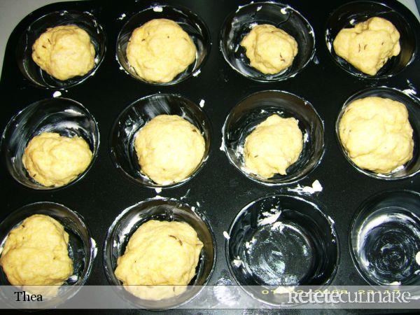Rulada cu blat de malai si umplutura de cascaval cu smantana