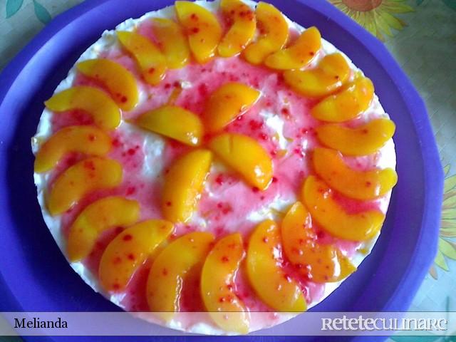 Rulada cu blat de malai si umplutura de cascaval cu smantana