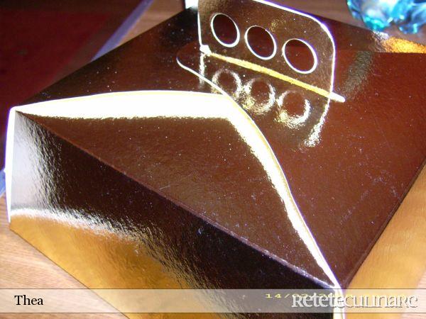 Rulada cu blat de malai si umplutura de cascaval cu smantana