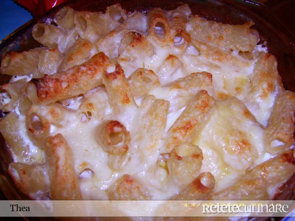 Rulada cu blat de malai si umplutura de cascaval cu smantana