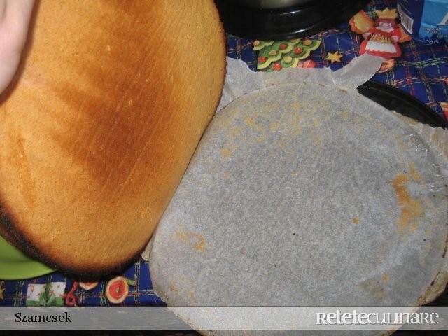 Tort `Cos cu Flori`