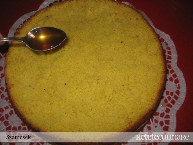 Tort `Cos cu Flori`