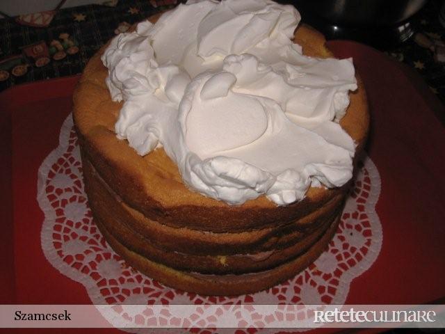 Tort `Cos cu Flori`
