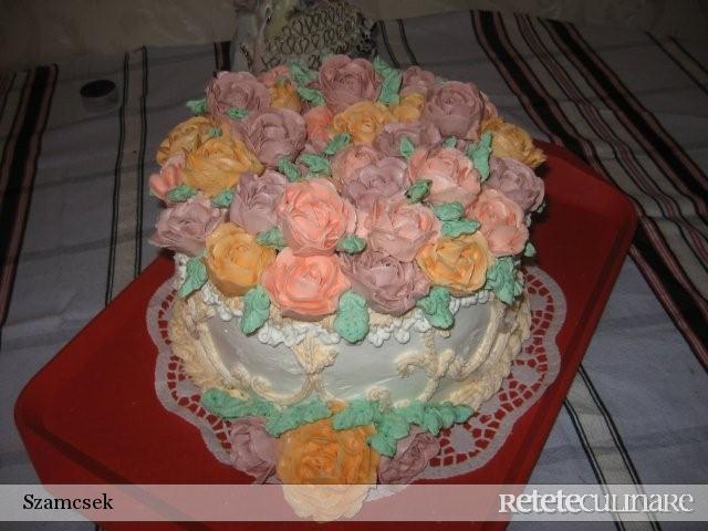 Tort `Cos cu Flori`