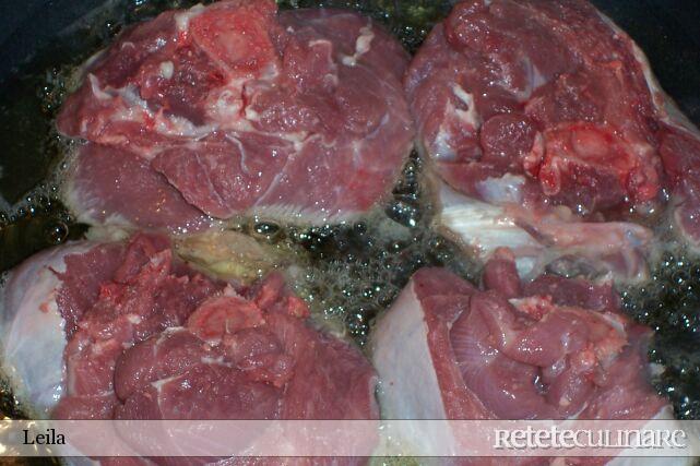 Pulpa de curcan la cuptor cu portocala si lamaie