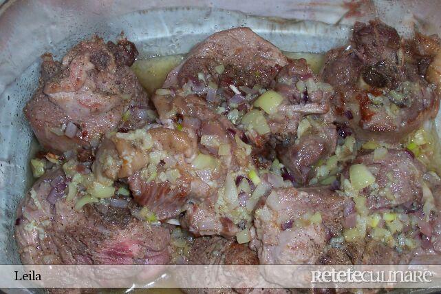 Pulpa de curcan la cuptor cu portocala si lamaie