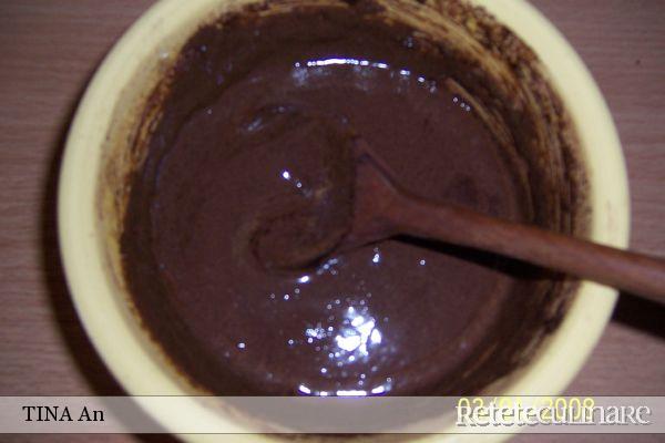 Crema la pahar