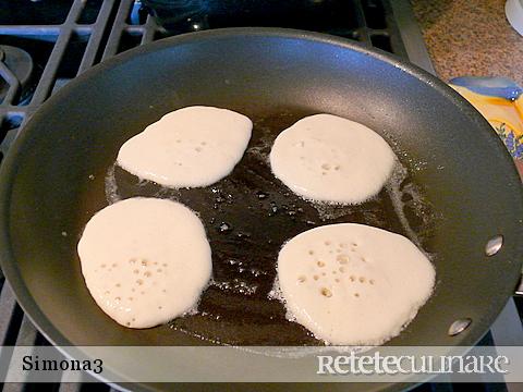Clatite Americane (pancakes) cu Ciocolata sau Afine