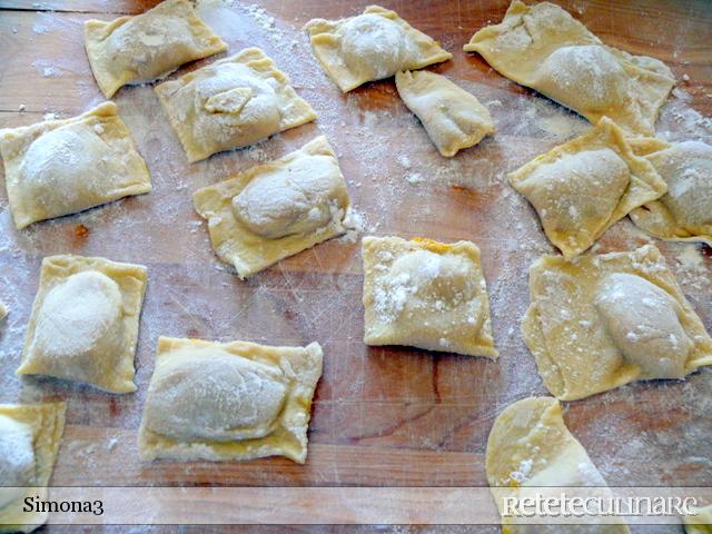 Ravioli cu Dovleac in Sos de Unt si Ierburi Aromate