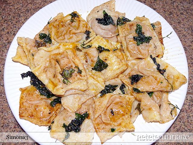 Ravioli cu Dovleac in Sos de Unt si Ierburi Aromate