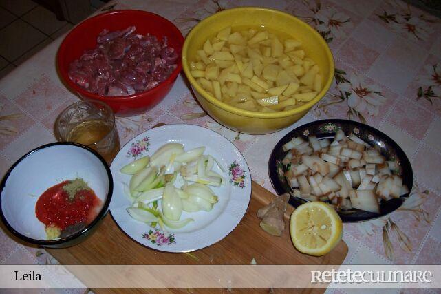 Friptura Curcan pe Pat de Cartofi