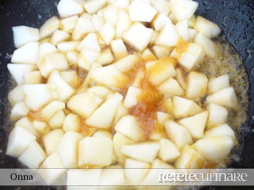 Strudel cu pere si crema