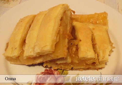 Strudel cu pere si crema