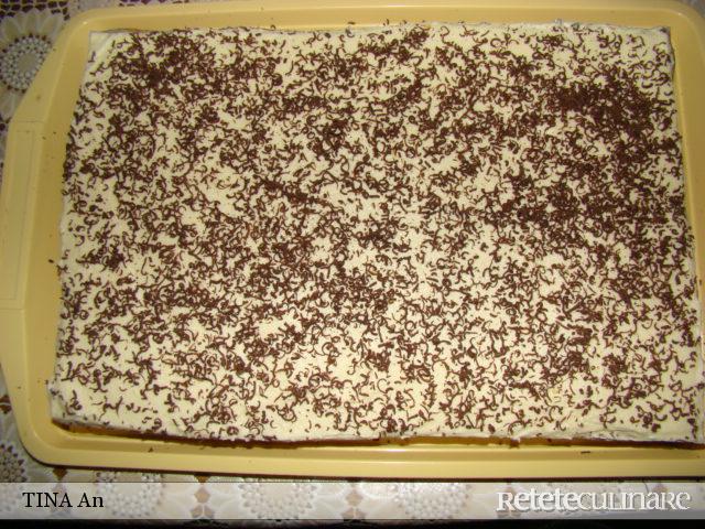 Prajitura cu nuca si crema de budinca