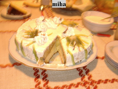 Tort Cu Crema De Mere