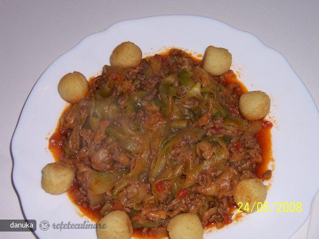 Spaghete De Dovlecei Cu Carne