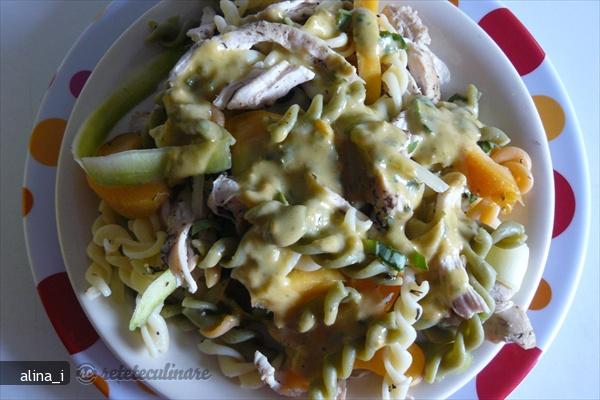 Salata De Pui Cu Caise