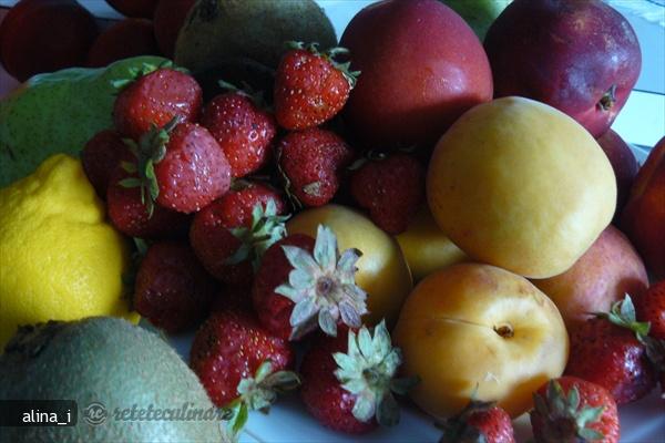 Salata de Fructe III