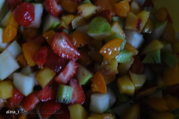 Salata de Fructe III