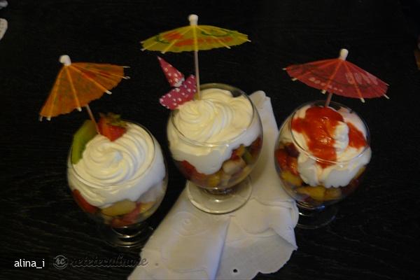 Salata de Fructe III