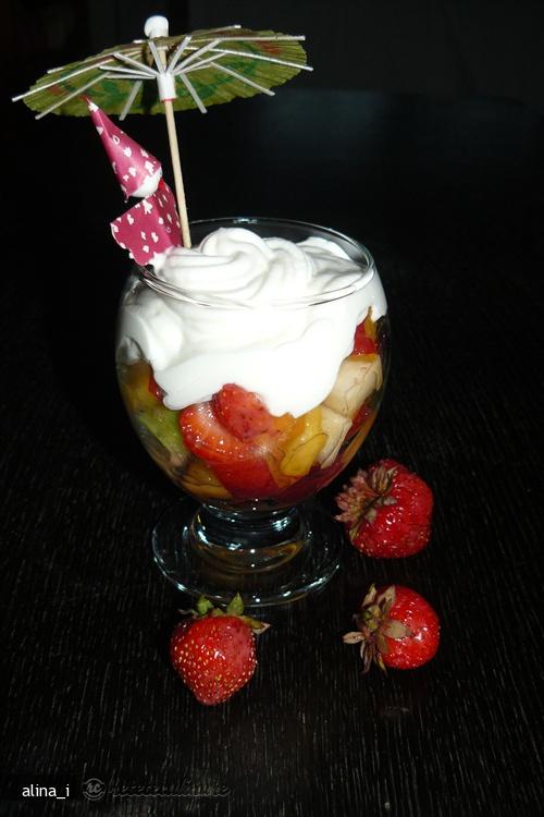 Salata de Fructe III