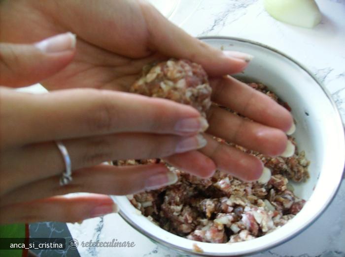 Legume Gratinate cu Perisoare