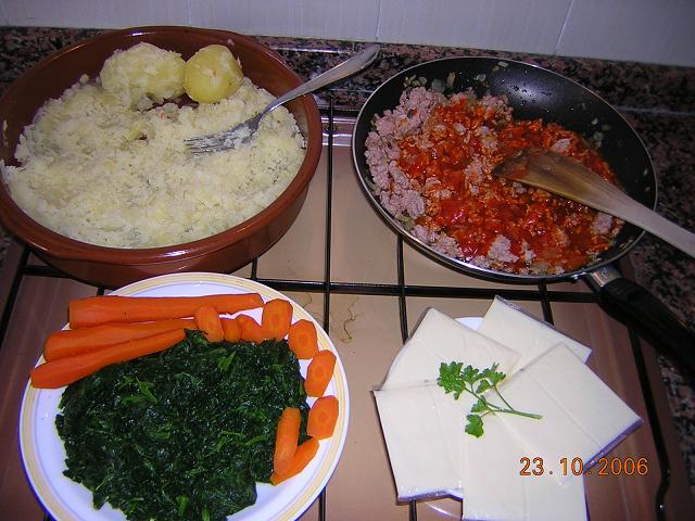 Budinca cu Spanac si Carne Tocata
