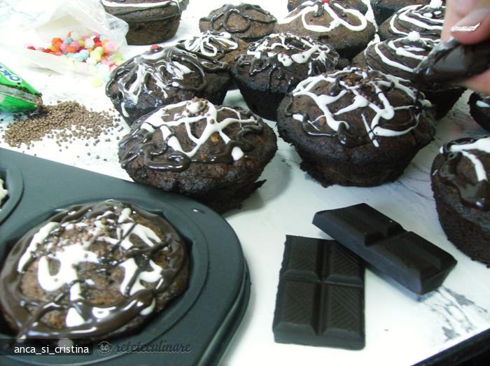 Muffins cu Ciocolata