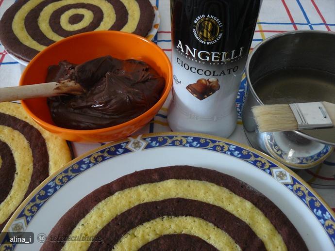 Tort Sah cu Crema de Ciocolata