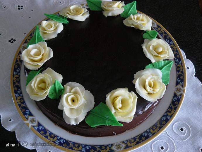 Tort Sah cu Crema de Ciocolata