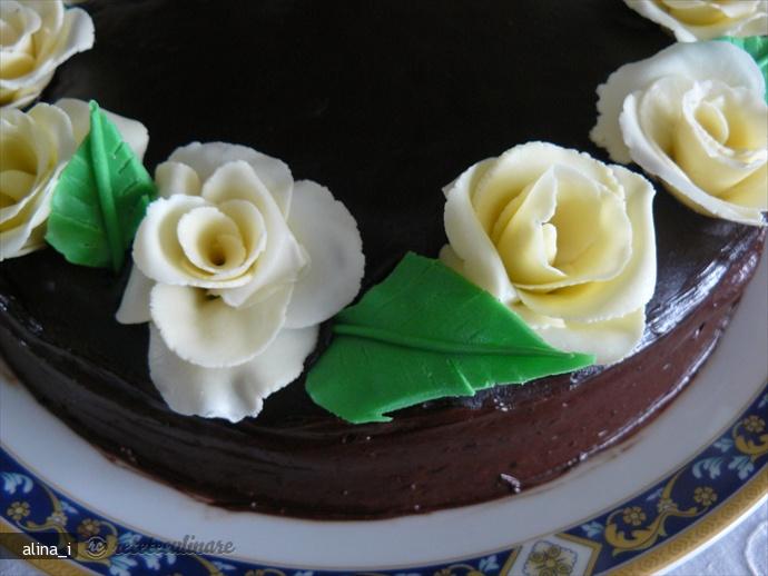 Tort Sah cu Crema de Ciocolata