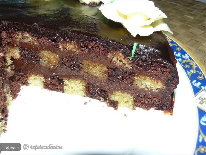 Tort Sah cu Crema de Ciocolata