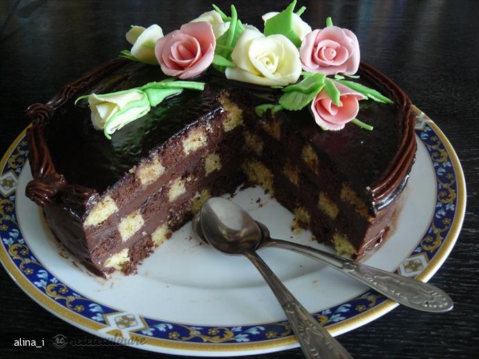 Tort Sah cu Crema de Ciocolata