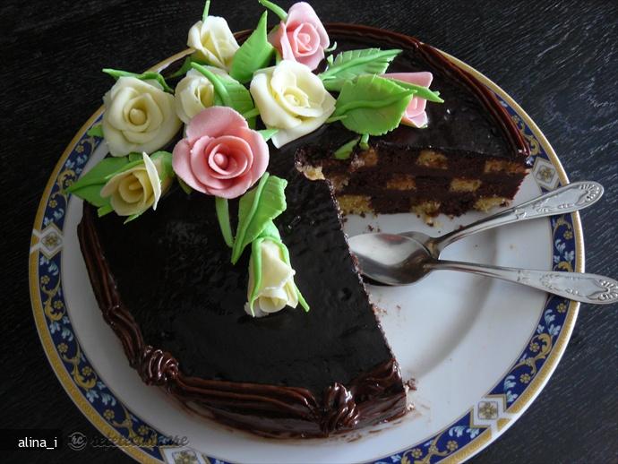 Tort Sah cu Crema de Ciocolata