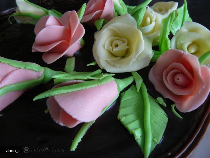 Tort Sah cu Crema de Ciocolata
