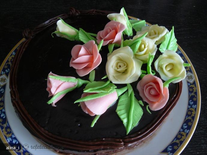 Tort Sah cu Crema de Ciocolata