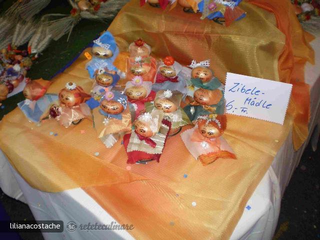 Varza la Cuptor cu Carnati