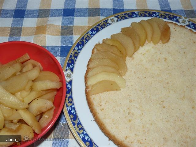 Tort cu Mere si Frisca