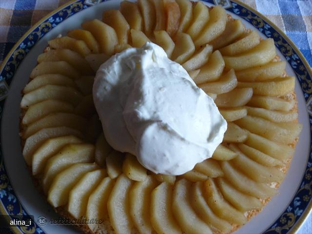 Tort cu Mere si Frisca