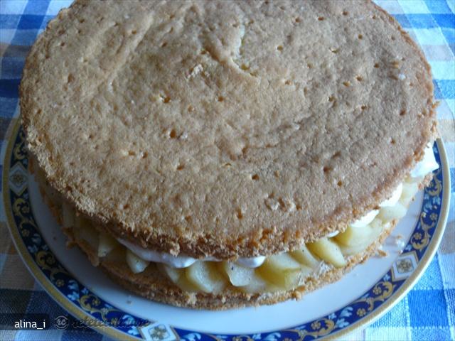 Tort cu Mere si Frisca