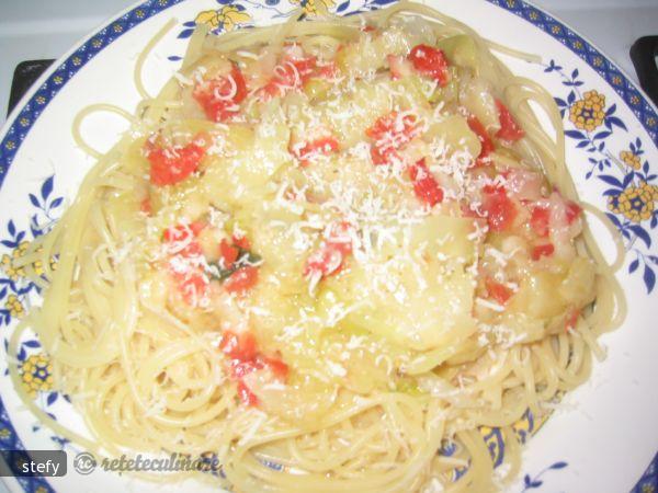 Spaghete cu Dovlecei