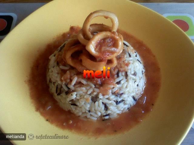 Calamari in Sos de Rosii