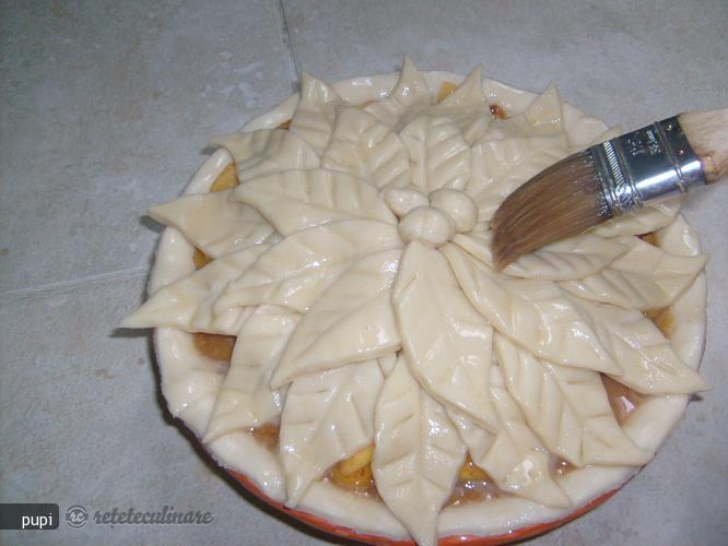 Tarta Frunza de Piersica (Peach Leaf Pie)