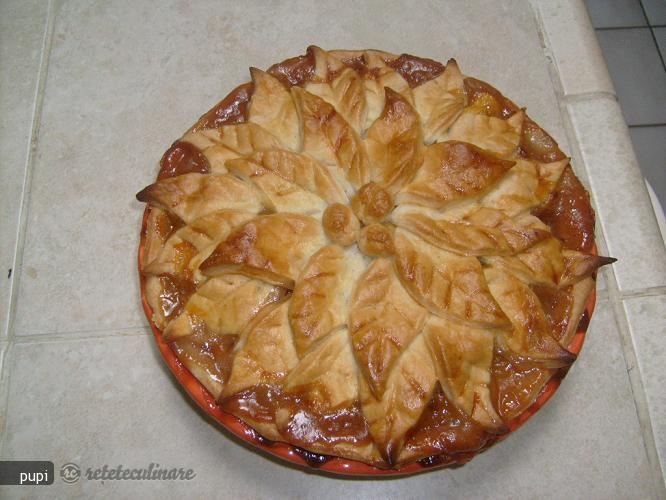 Tarta Frunza de Piersica (Peach Leaf Pie)