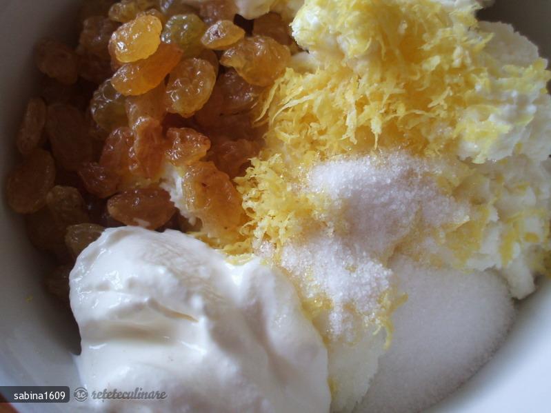 Clatite cu Crema de Branza