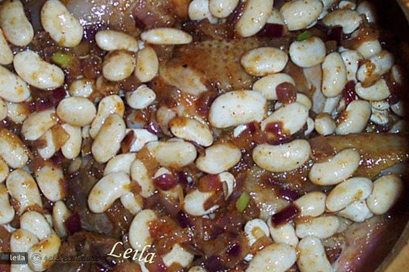 Fasole in Oala de Lut
