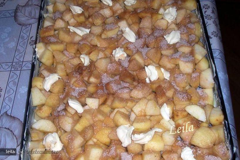 Prajitura cu Mere si Crema de Vanilie